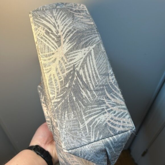 Lua Tropical Palm Tree Print Small Bag with Wooden Handles - Picture 10 of 10